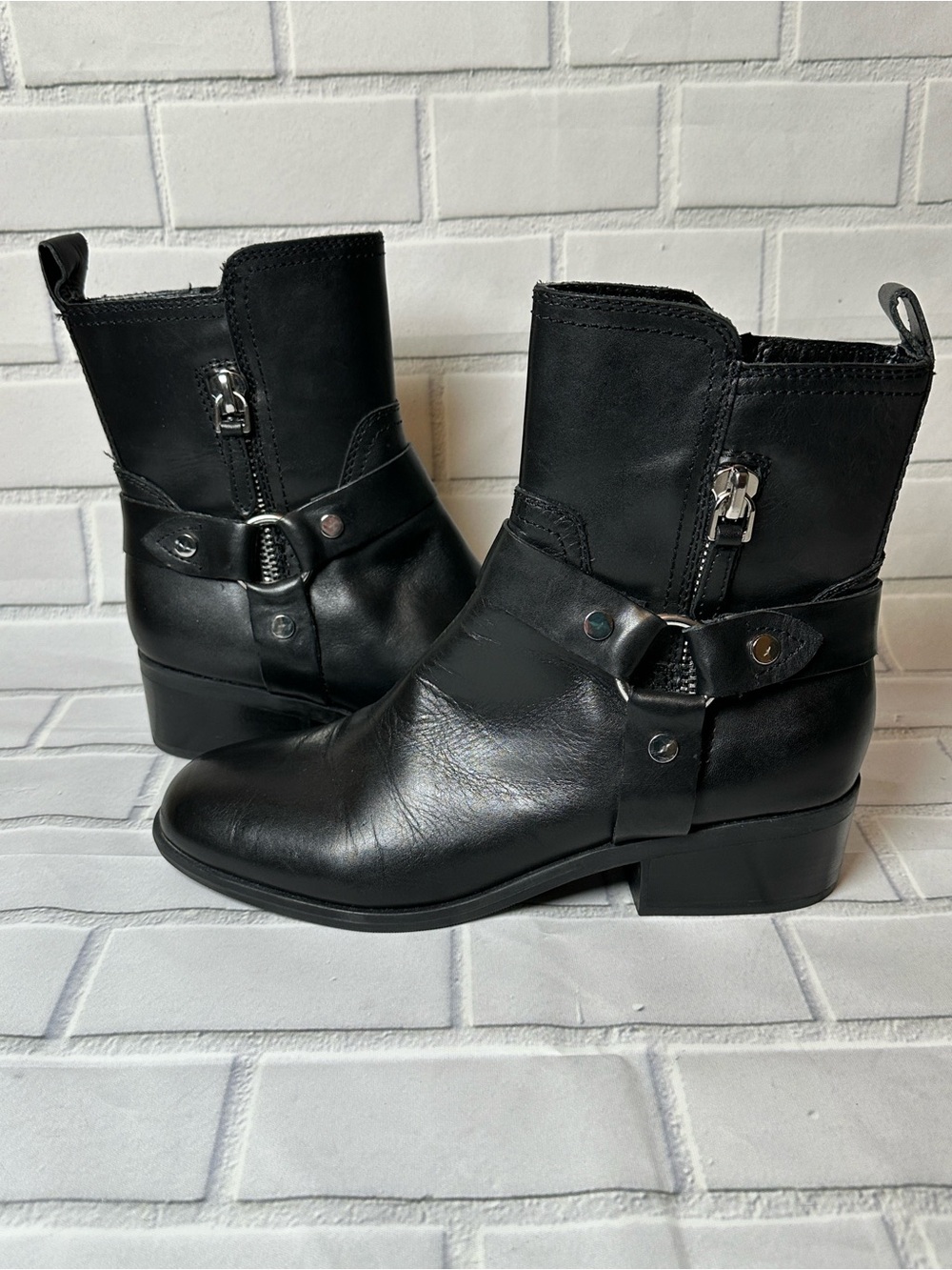Marc Fisher Dalary Women’s Black Leather Moto Ankle Boots with Side Zip Sz 9.5